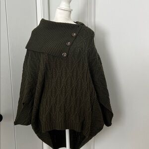 Design History Olive Cable-Knit Button Collar Poncho
